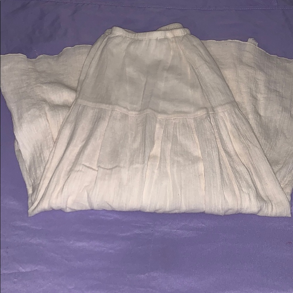 A long Wavy skirt